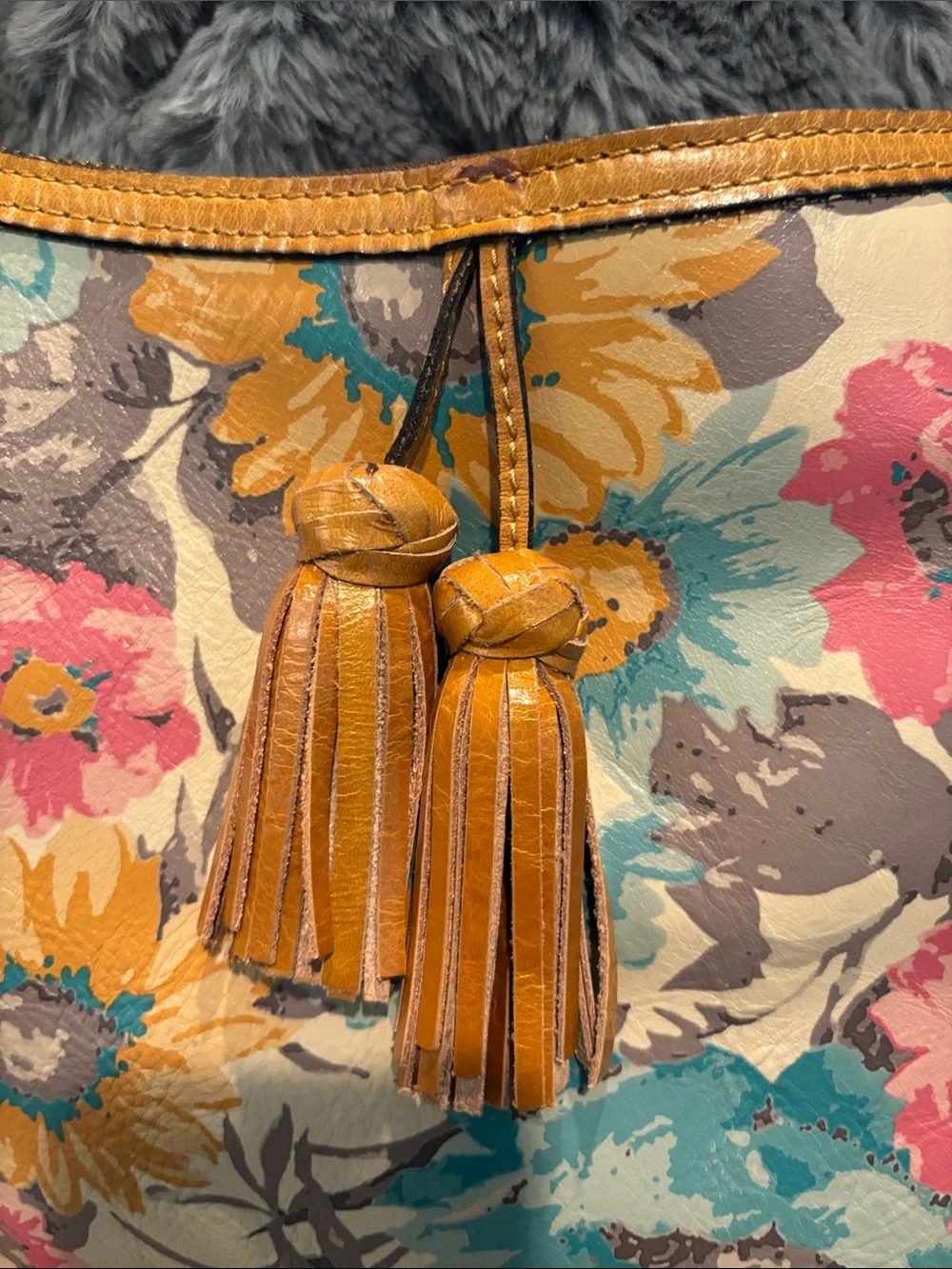 Patricia Nash Floral Multicolor Shoulder Bag with Tan Leather Trim - Picture 3 of 12
